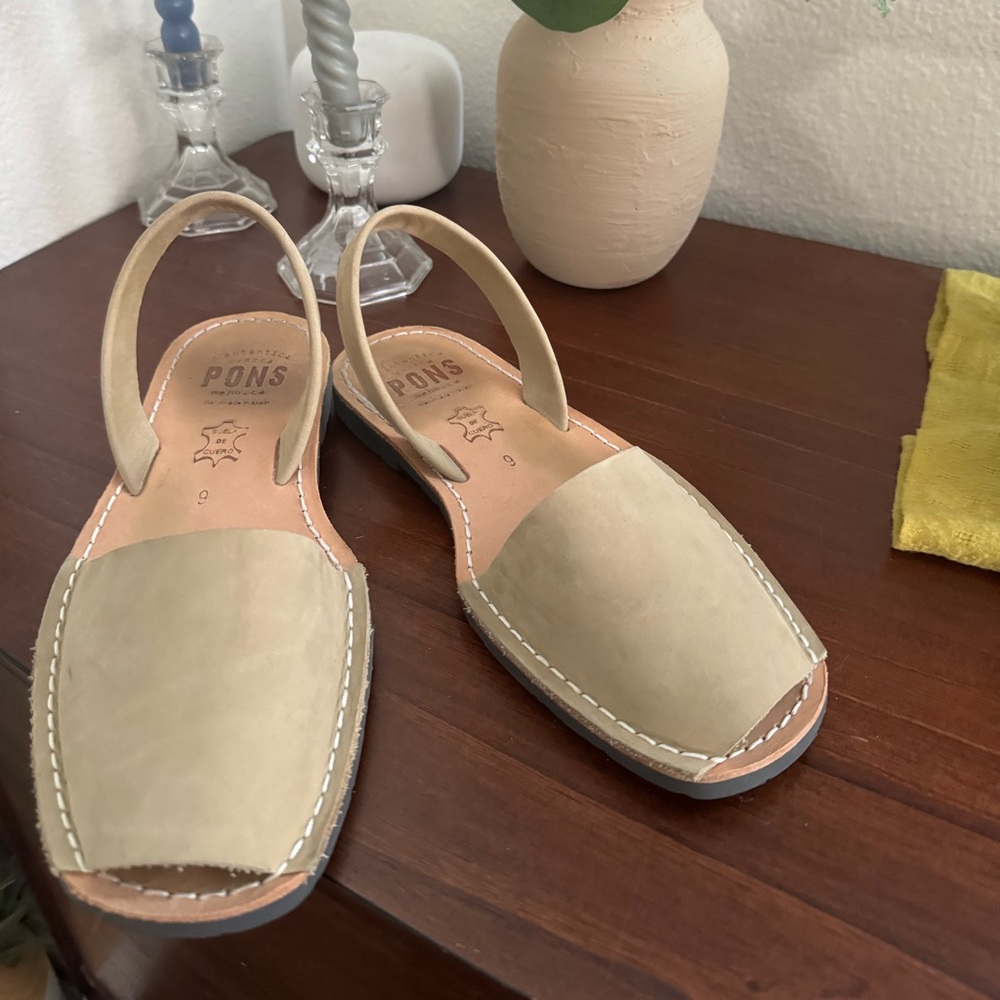 Pons sandals